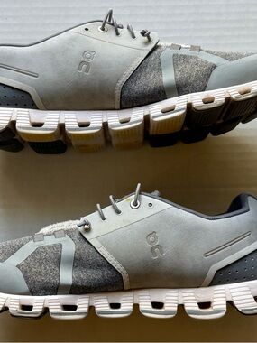 On Running Men's Light Grey and White Cloud Sneakers